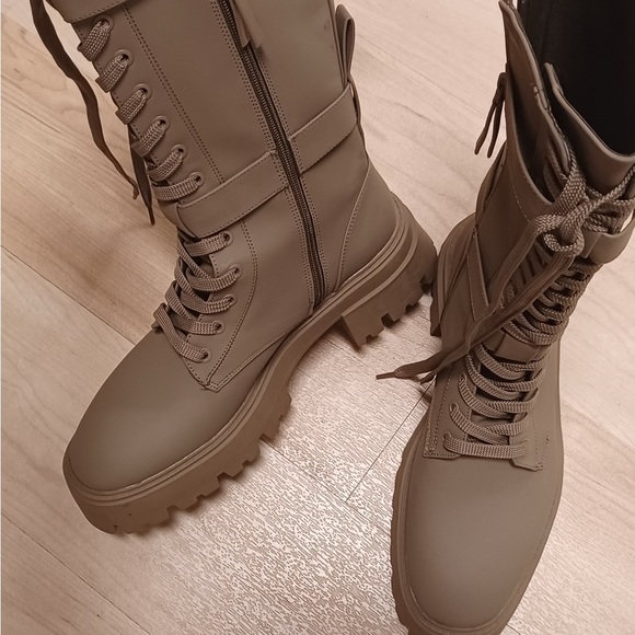 Zara Brown Combat Boots with Chunky Sole - Picture 4 of 7